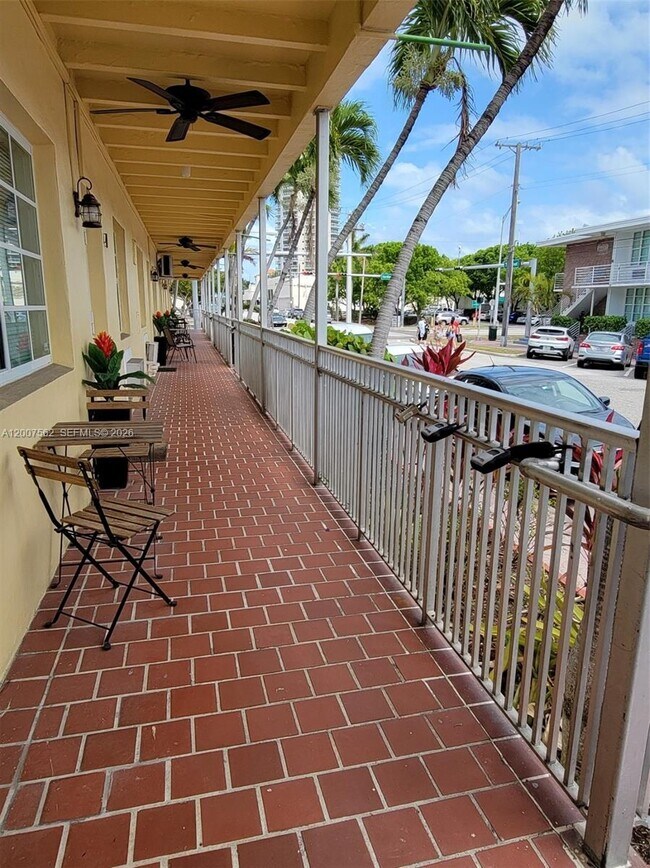 Building Photo - 7400 Harding Ave