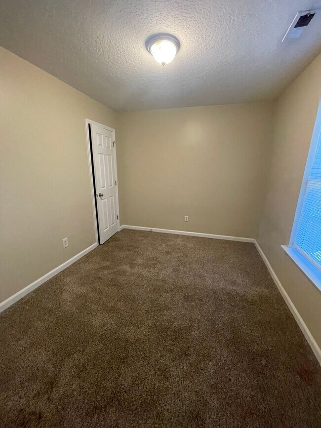 Building Photo - 3733 Kadey Dr