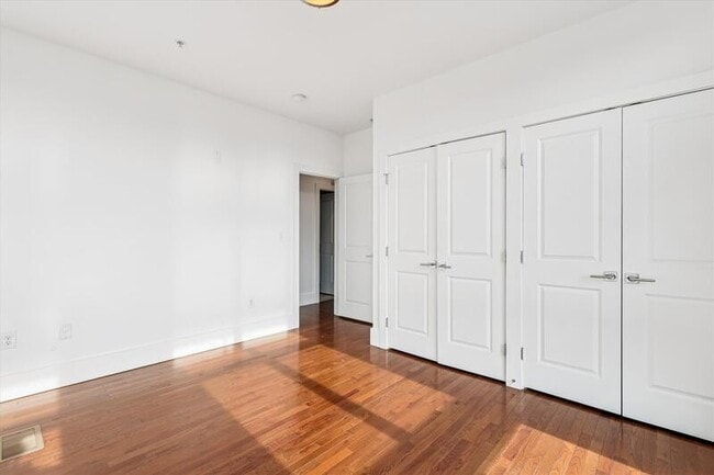 Building Photo - 1469 Harvard St NW