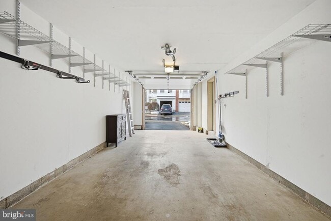 Building Photo - 10793 Symphony Way