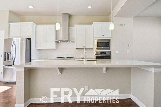 Building Photo - Beautiful 3 Bedroom Townhome in Belmar
