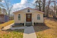 Building Photo - 307 Moore Ave