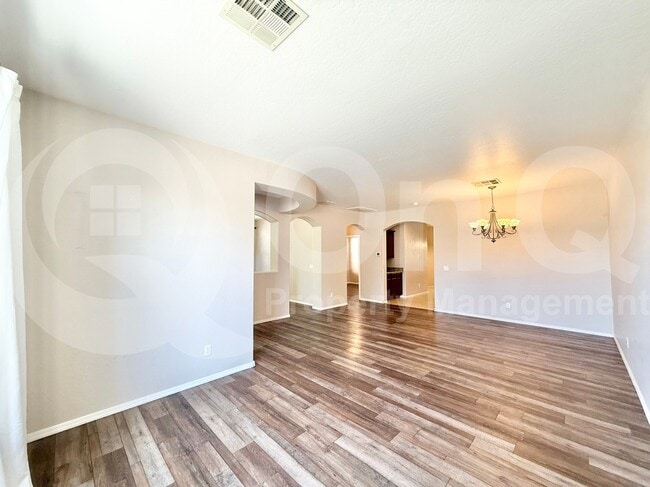 Building Photo - 2849 E Fandango Dr
