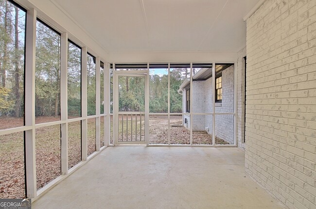 Building Photo - 716 Ebenezer Rd