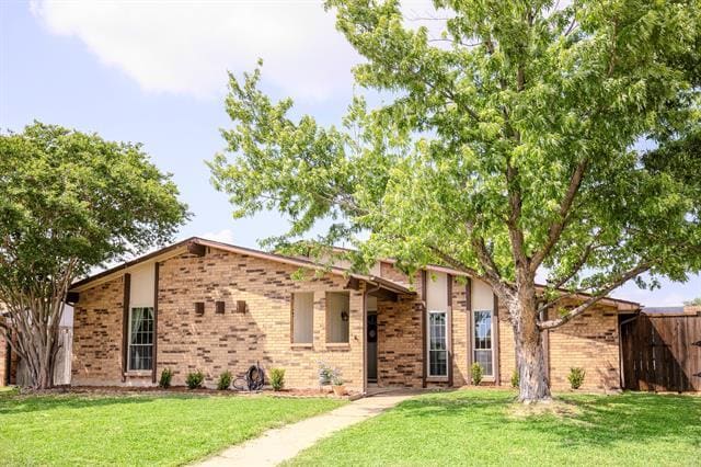 Building Photo - 2207 Marble Falls Dr