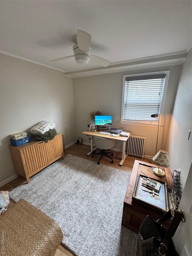 Building Photo - 655 E Walnut St