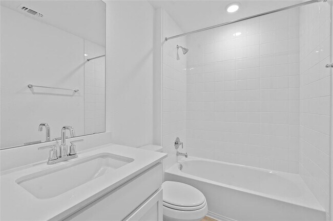 Building Photo - 129 Bruin Paw Dr