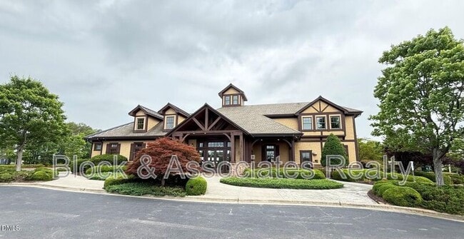 Building Photo - 8527 Quarton Dr