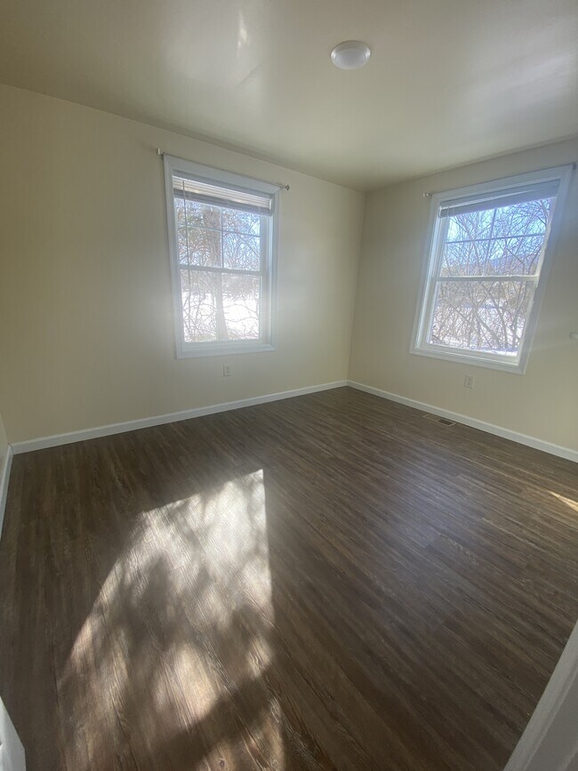 Building Photo - 71 Boddy Ln