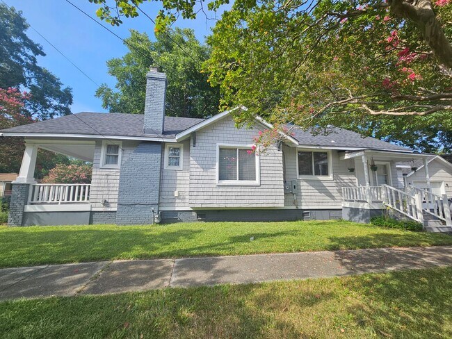 Building Photo - 3000 Peronne Ave