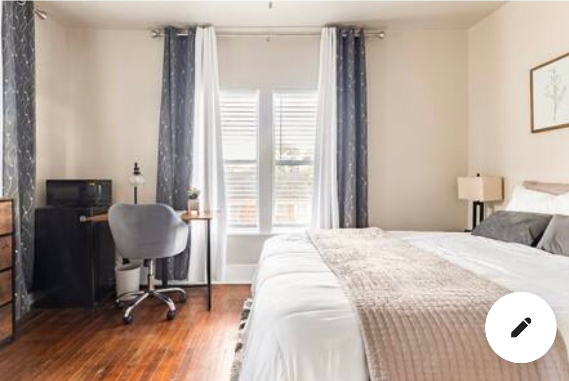 Unit C w/ shared bath - 2108 Berry St