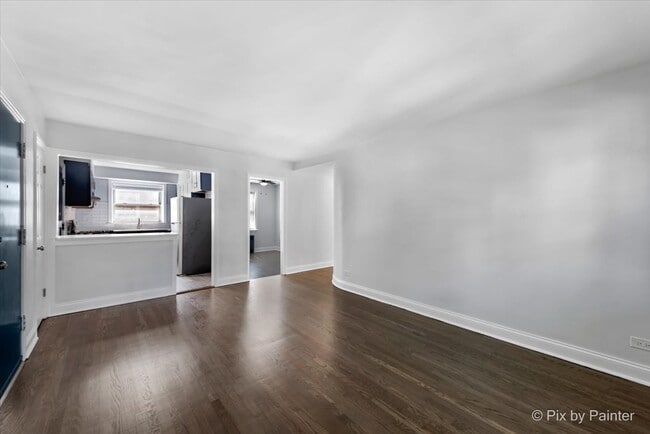 Building Photo - 2715 W Berwyn Ave
