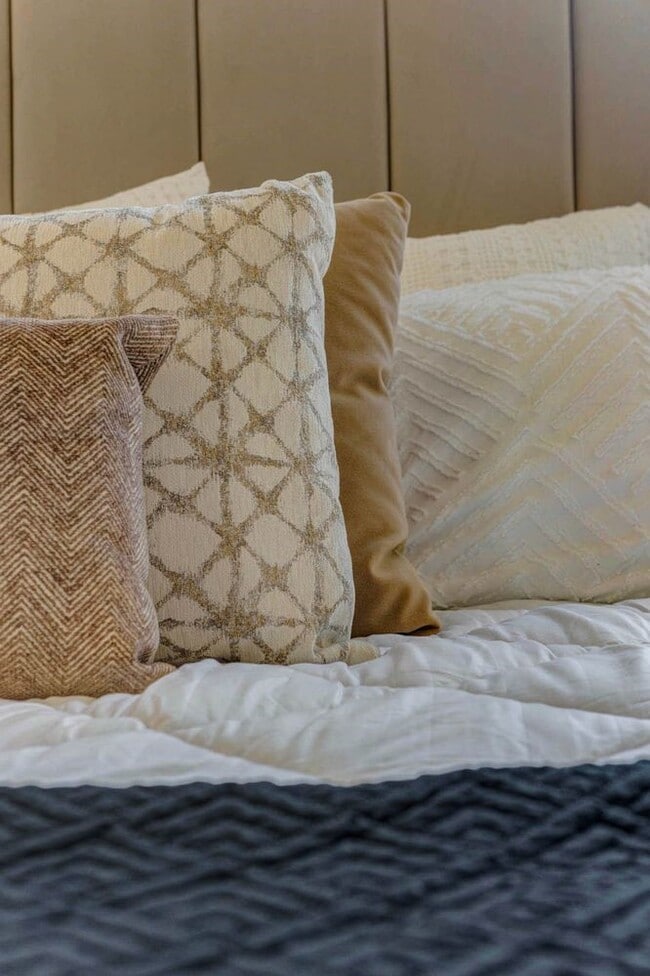 Building Photo - 4805 Paula St