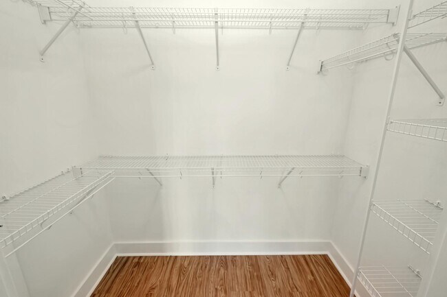 Building Photo - 650 E Brooklyn Vlg Ave