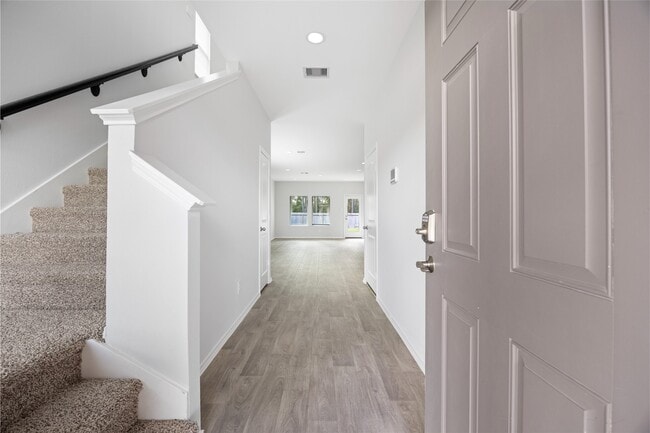 Building Photo - 24059 Kentwood Springs Dr