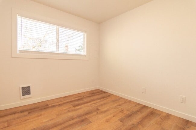 Building Photo - 506-510 SE 46th Ave