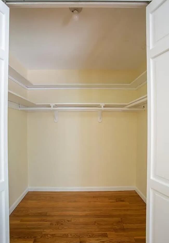 Building Photo - 15 Newbury Rd