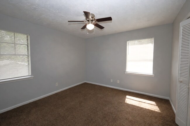 Building Photo - 1205 Bethune St