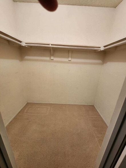 Building Photo - 1362 W Orange Grove Ave