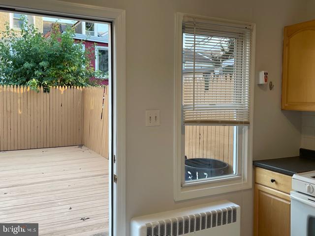 Building Photo - 217 Dupont St