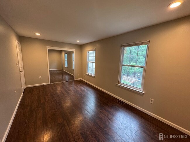 Building Photo - 10 Cosgrove Ct