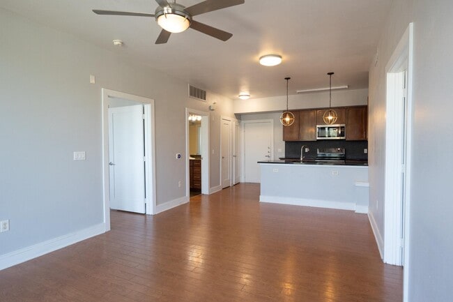 Building Photo - 3016 Guadalupe St