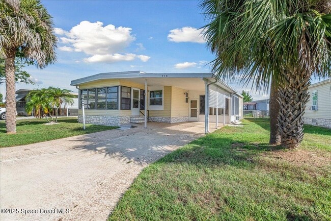 Primary Photo - 938 Wren Cir