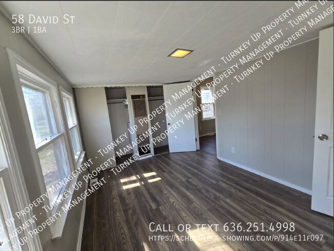 Building Photo - 58 David St