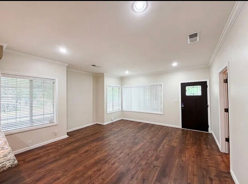 Building Photo - 231 22nd St