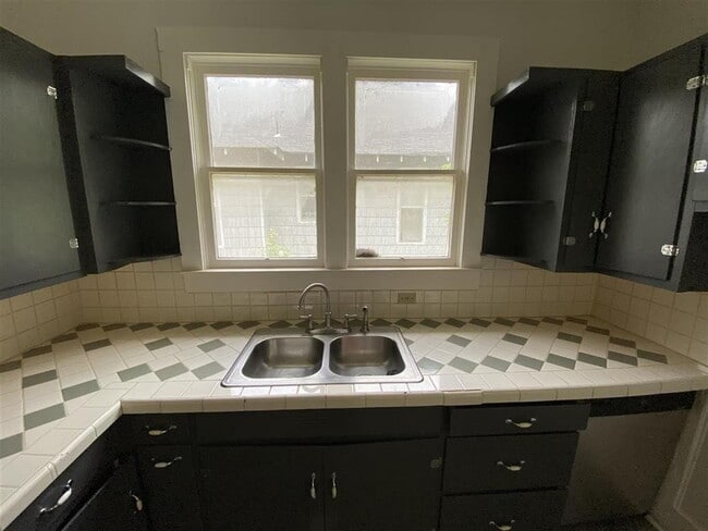 Building Photo - Charming 3 Bed, 2 Bath Jonesboro Rental with 1860 Sq Ft - Don't Miss Out!
