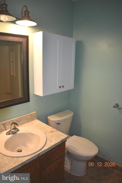 Building Photo - 32 Basswood Ct