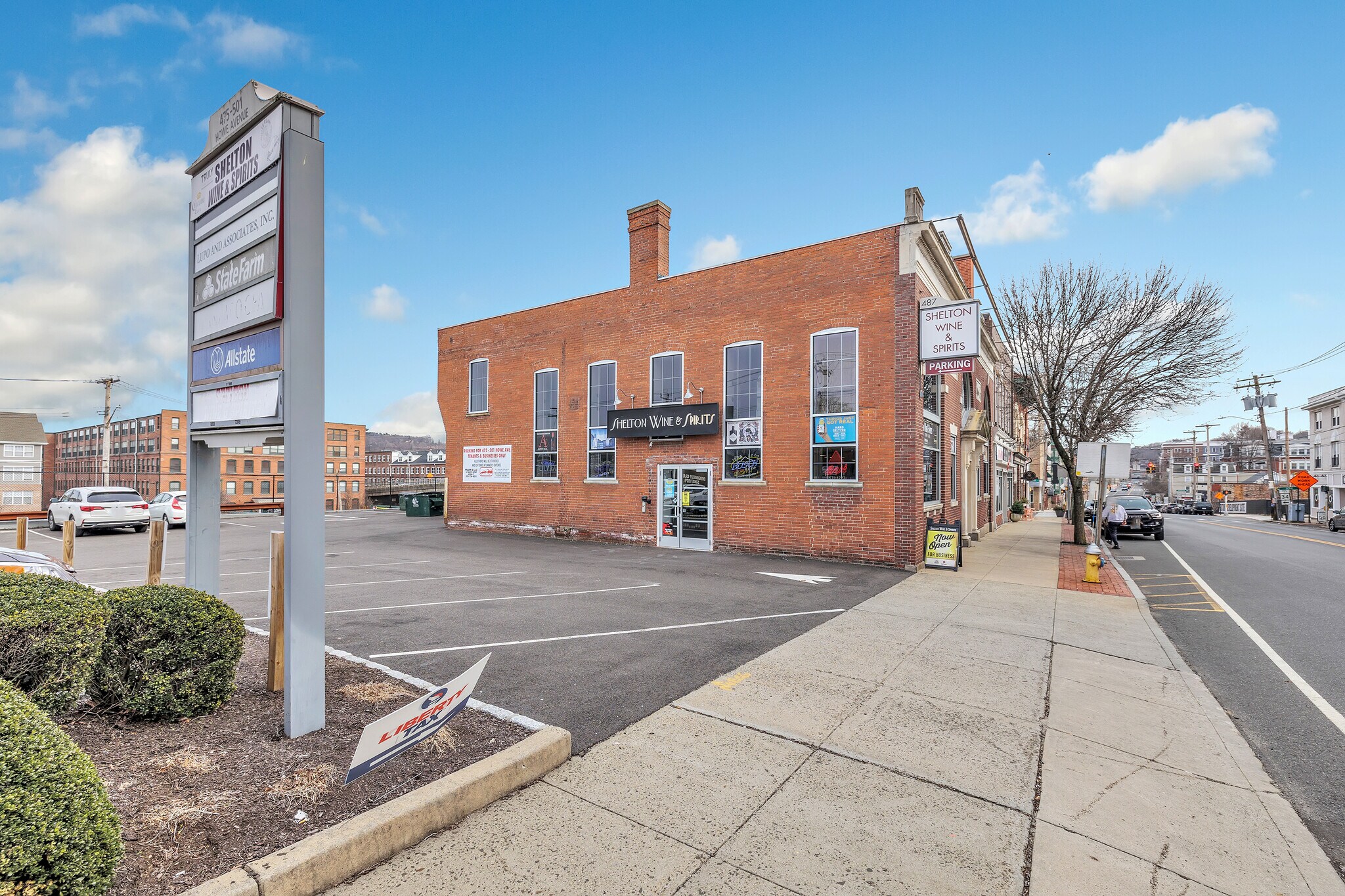 Building Photo - 475 Howe Ave