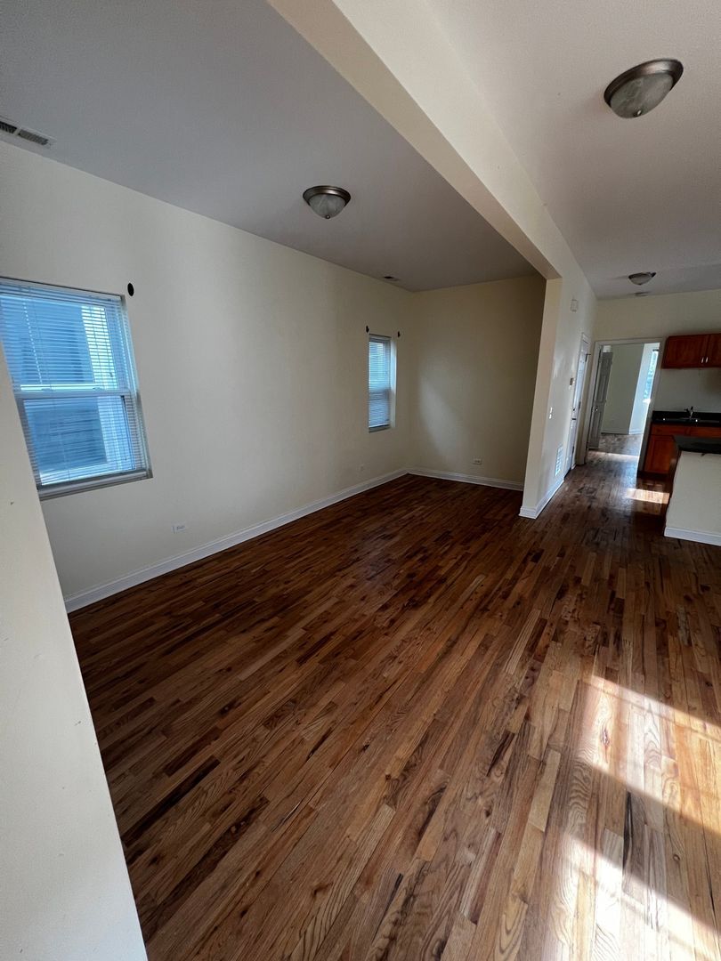 Building Photo - 4528 S Hermitage Ave