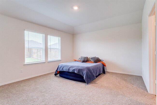 Building Photo - 4115 Mountain Dr