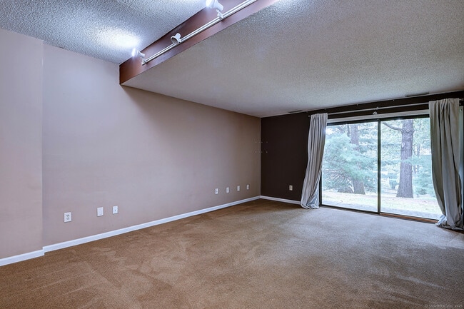 Building Photo - 298 Conestoga Way