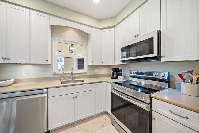 Building Photo - 5869 Tidewood Ave