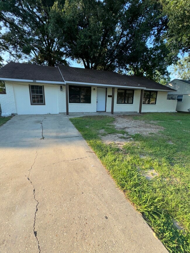 Primary Photo - 6749 Perimeter Dr