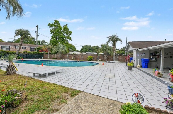 Building Photo - 874 Colony Dr