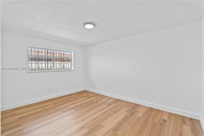 Building Photo - 361 E 39th St