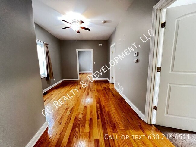 Building Photo - 1512 W 17th St