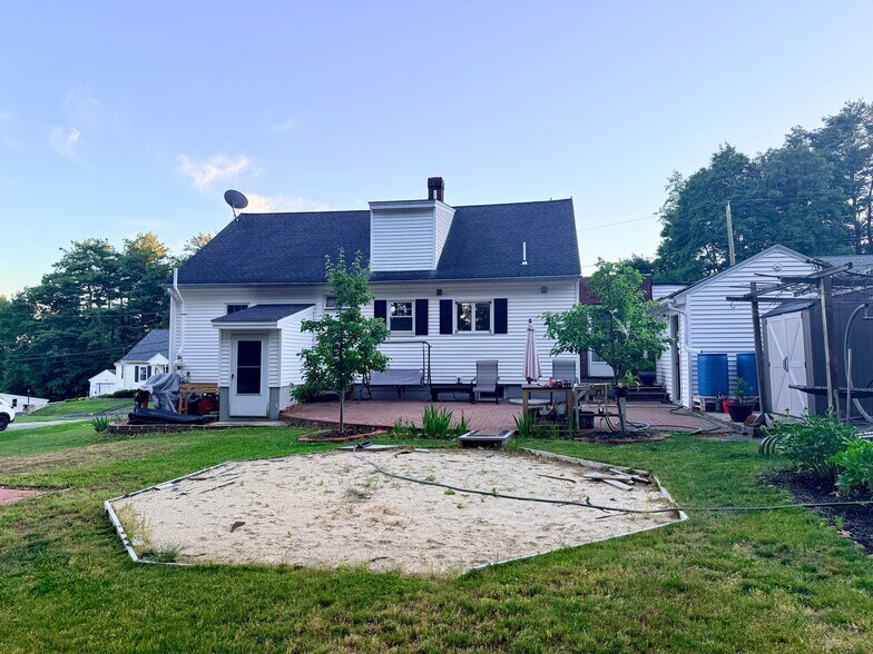 Building Photo - 85 Bouchard Ave