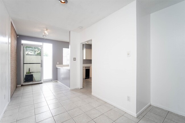 Building Photo - 6311 Riverview Way