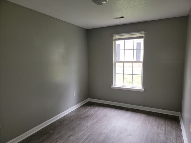 Building Photo - 101 Keyport Ct