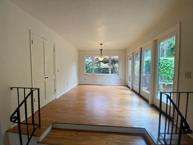 Building Photo - 3093 Hermitage Rd