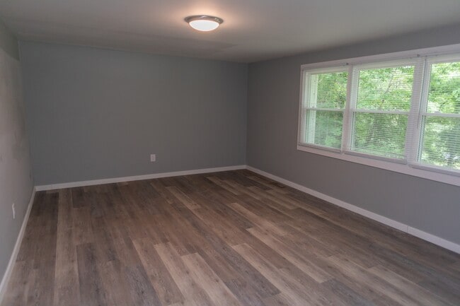 Building Photo - 2079 23rd St Dr SE