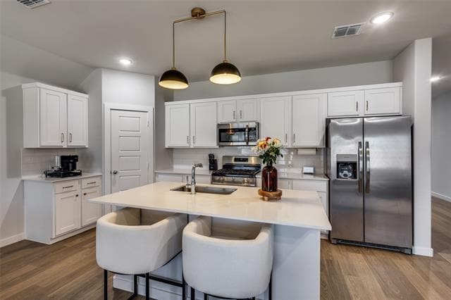 Building Photo - 710 Tidal Dr