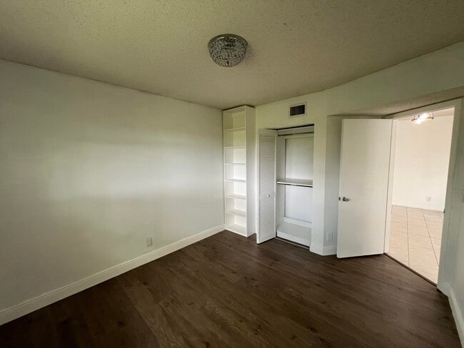 Building Photo - 588 Trace Cir