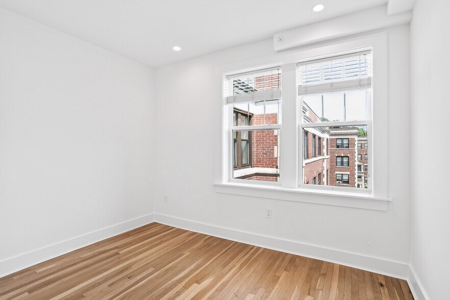 Building Photo - 16 Forest St