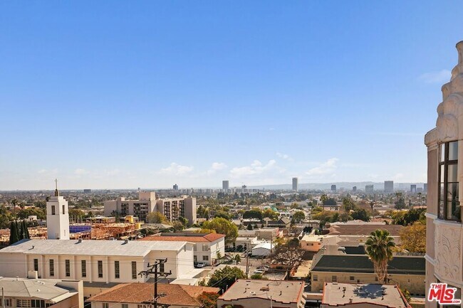 Building Photo - 1314 Hayworth Ave