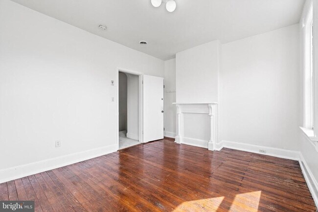 Building Photo - 1306 Euclid St NW